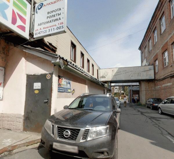 Банкомат Уральского Банка Реконструкции и Развития по адресу ул. Александра Невского,  д. 13